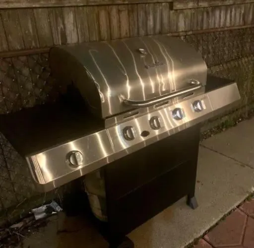 Entire 1 Bedroom Floor Unit With Patio *